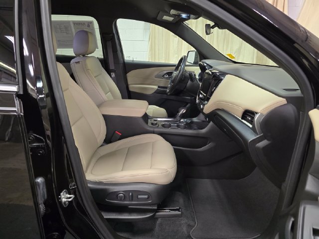 Used 2023 Chevrolet Traverse LT AWD/4WD image 31