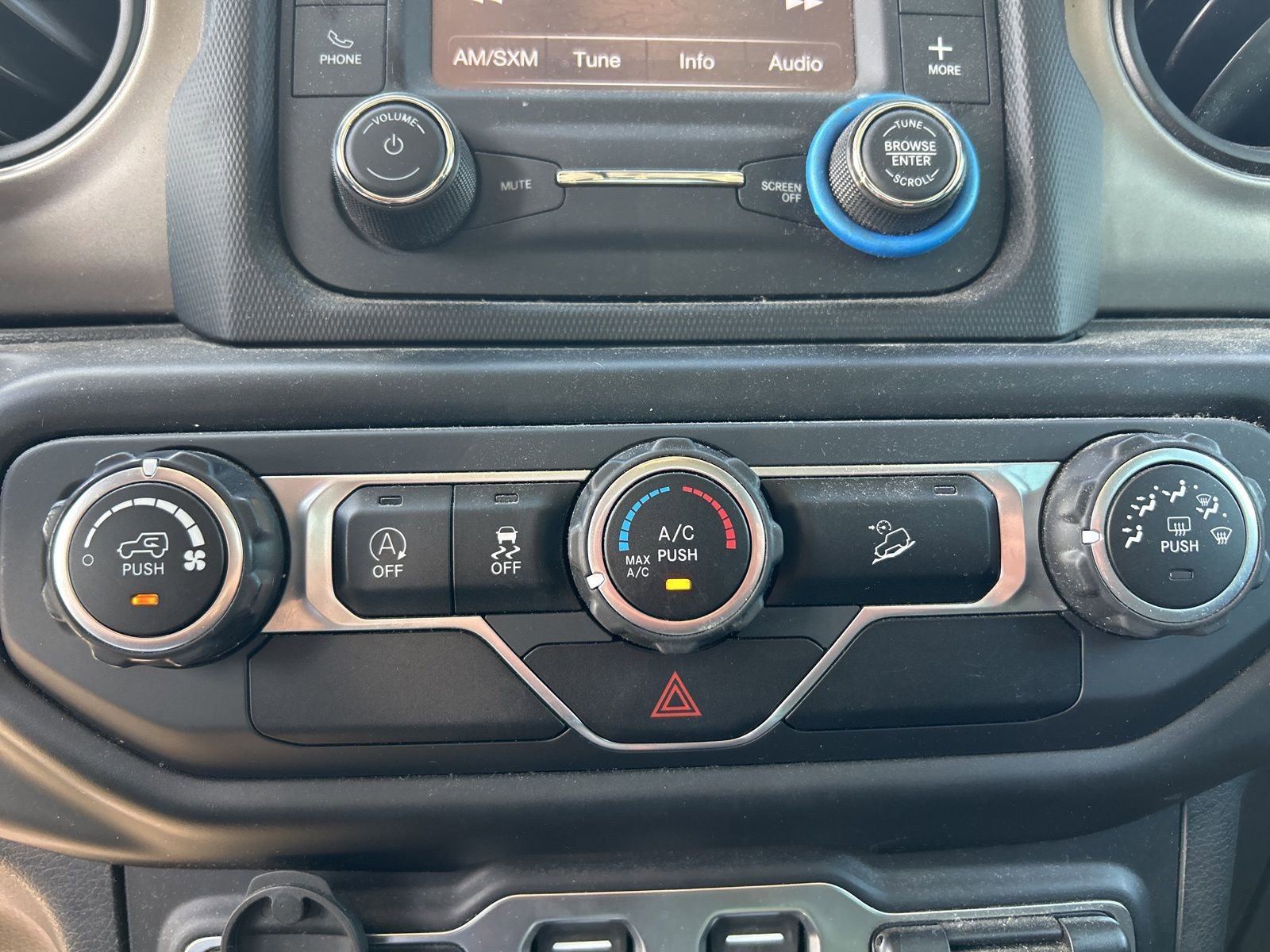 Certified 2020 Jeep Wrangler Sport AWD/4WD image 16