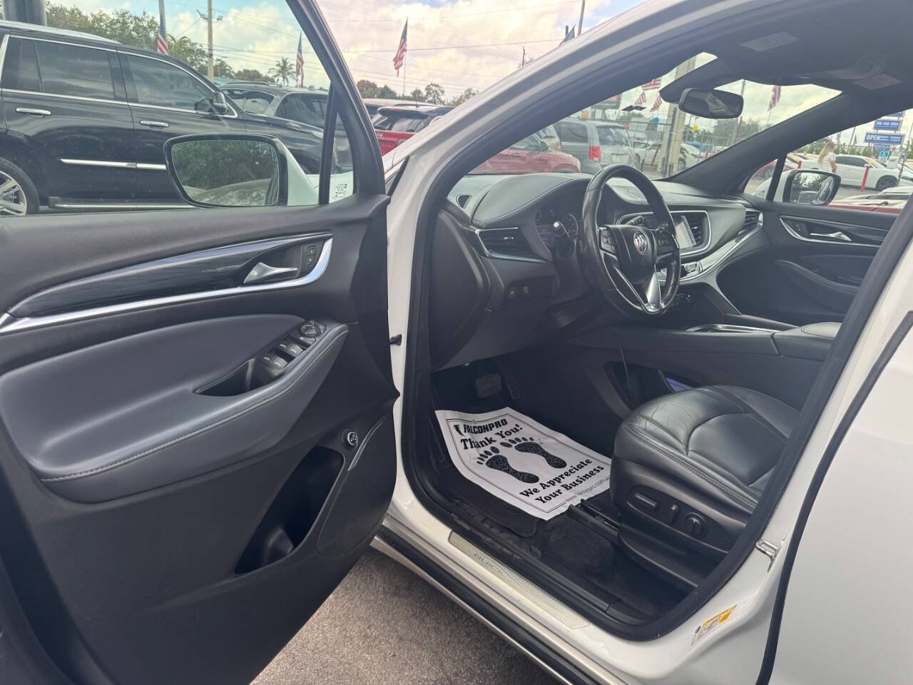 Used 2022 Buick Enclave Essence FWD image 8