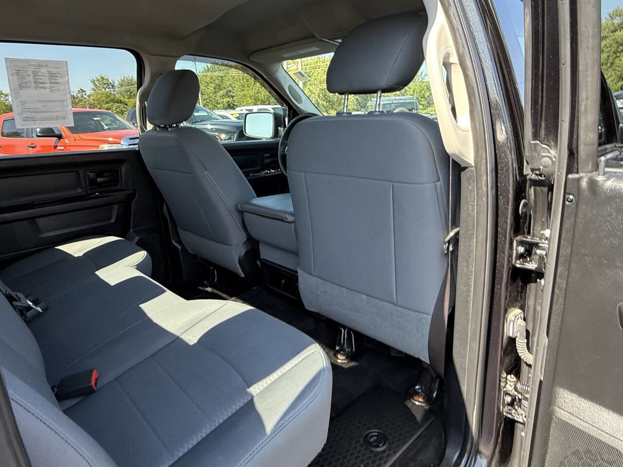 Used 2015 RAM 1500 Express image 25