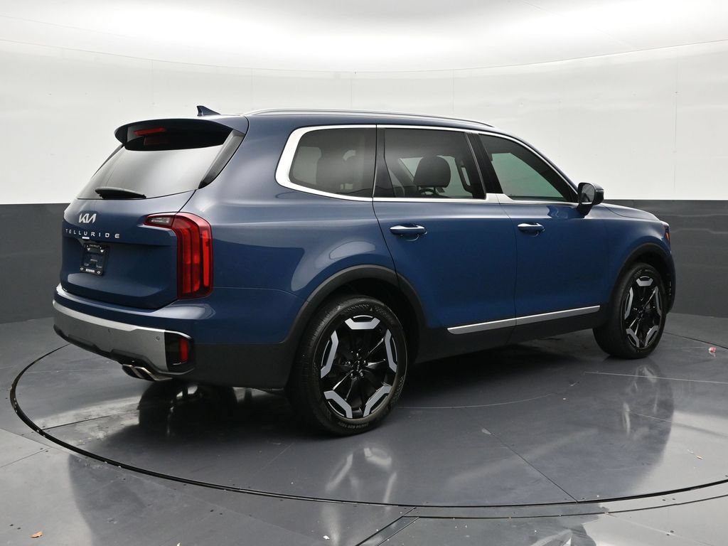 Used 2024 Kia Telluride S FWD image 5