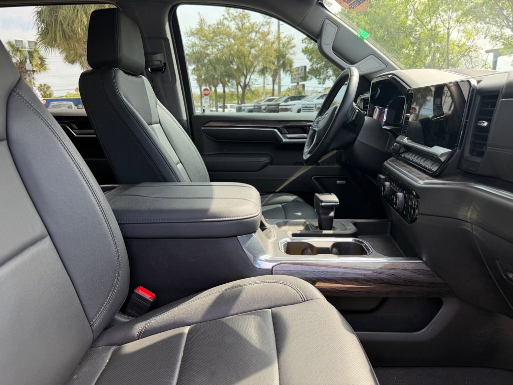 Used 2025 Chevrolet Silverado 1500 LTZ w/ Technology Package image 11