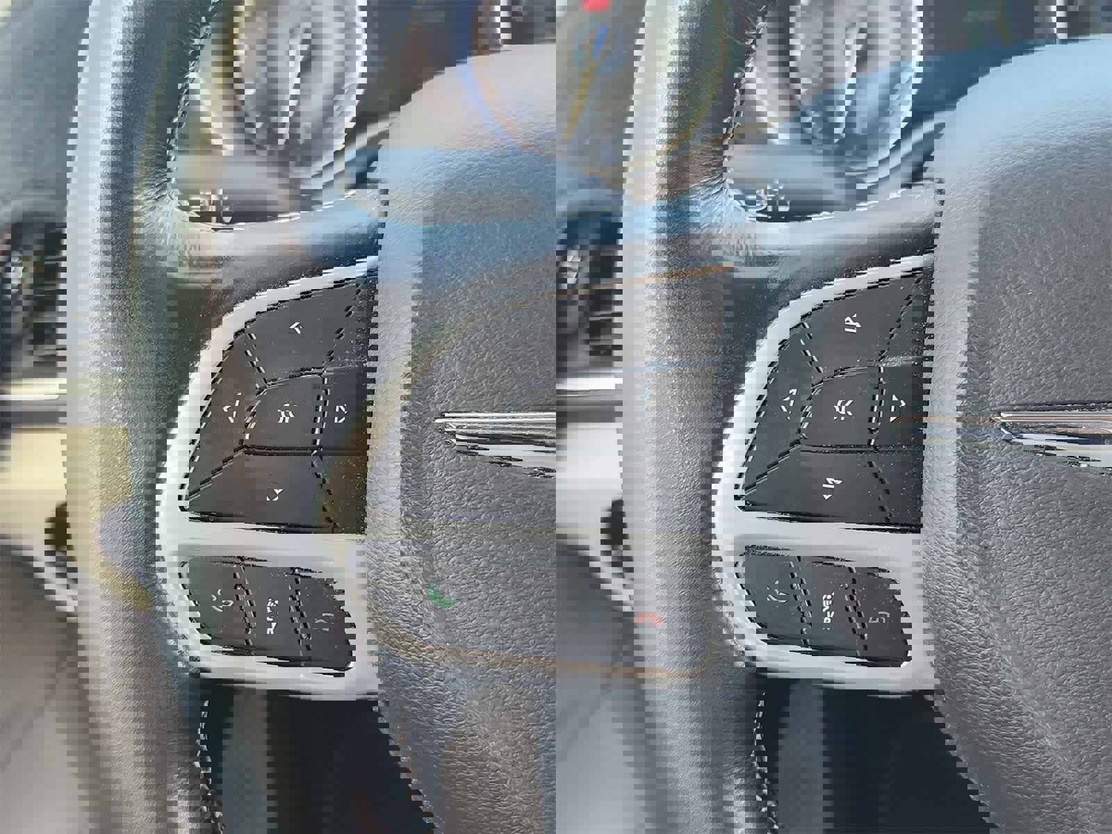 Used 2021 Chrysler Pacifica Touring-L image 27