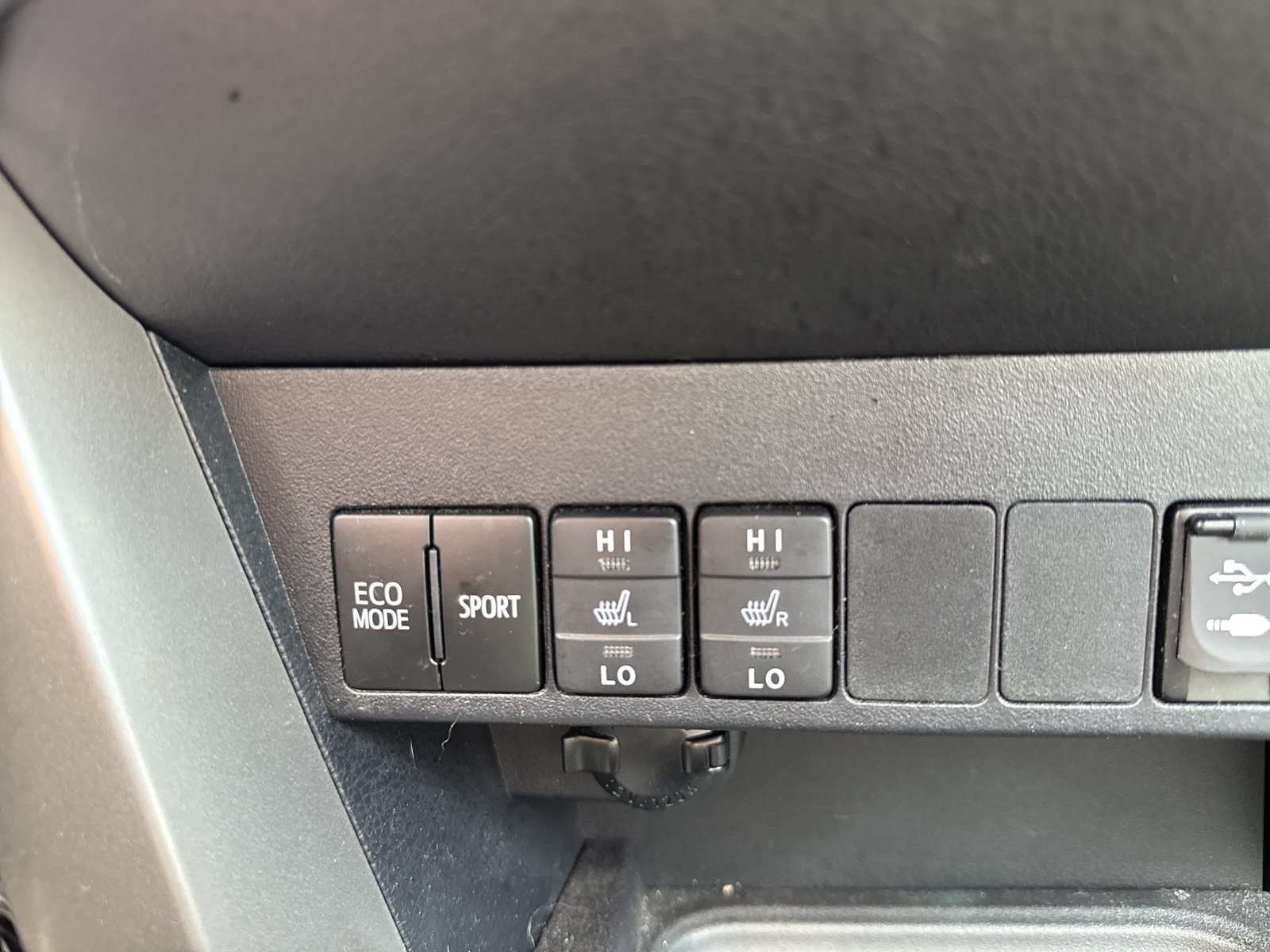 Used 2017 Toyota RAV4 Limited w/ All Weather Liner Package AWD/4WD image 14
