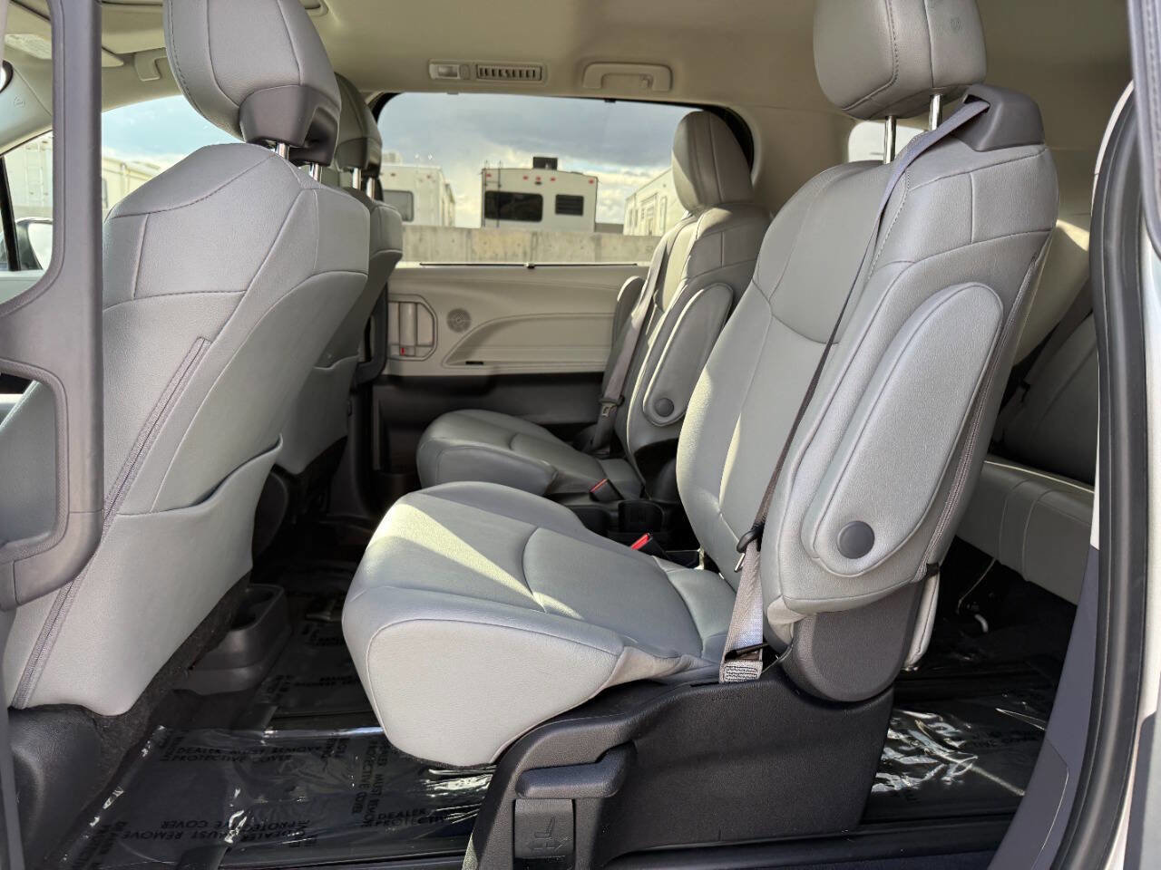 Used 2023 Toyota Sienna XLE image 20