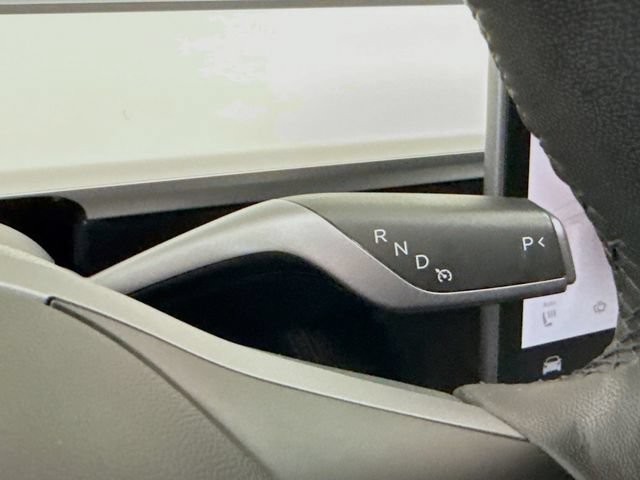 Used 2022 Tesla Model Y Long Range AWD/4WD image 17
