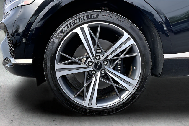 Used 2025 Genesis GV80 3.5T e-SC AWD/4WD image 37