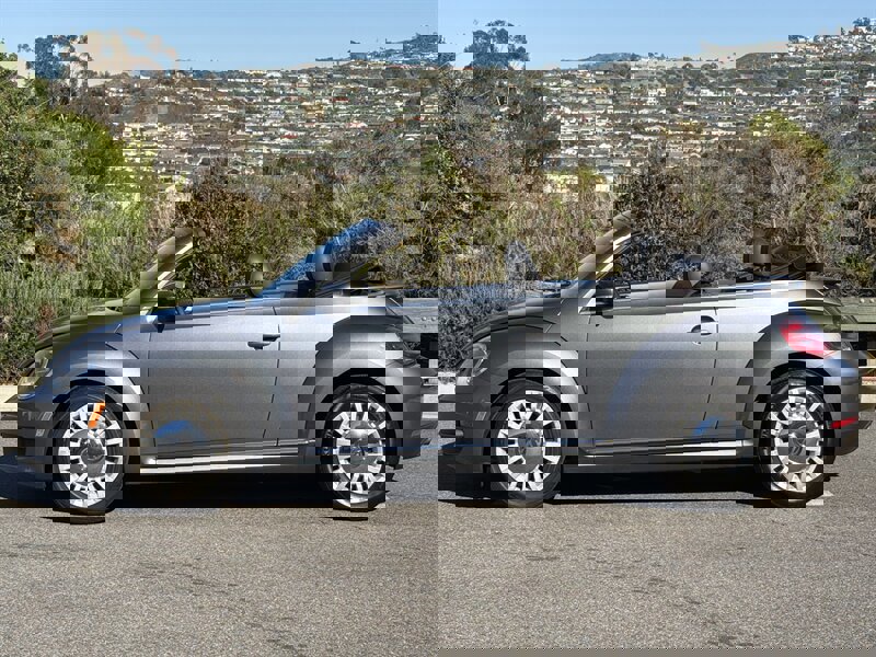 Used 2015 Volkswagen Beetle 1.8T image 3