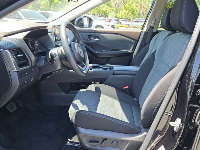 Used 2023 Nissan Rogue SV image 3