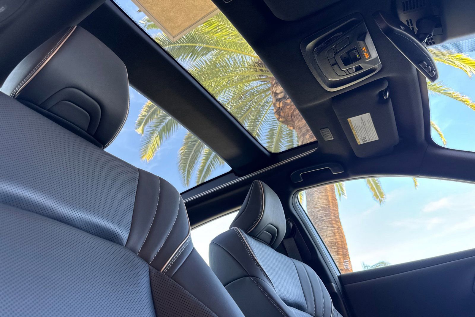 Used 2025 Toyota Crown XLE w/ Carpet Mat Package (TMS) image 18