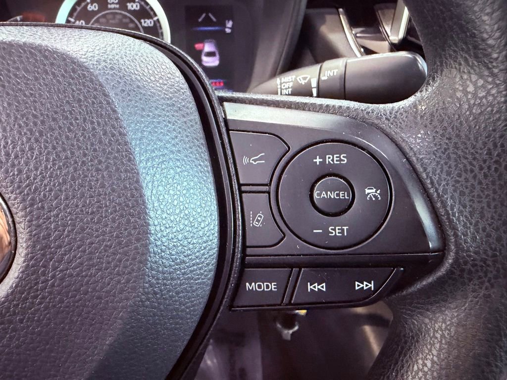 Used 2021 Toyota Corolla LE image 17