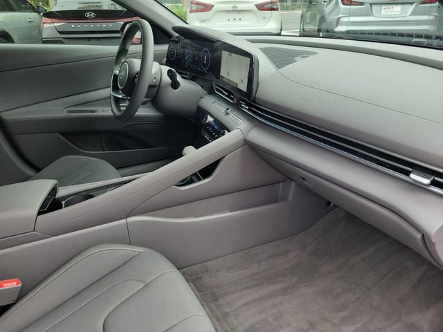 Used 2024 Hyundai Elantra Blue FWD image 34