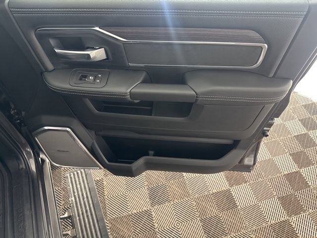 Used 2025 RAM 2500 Laramie AWD/4WD image 21