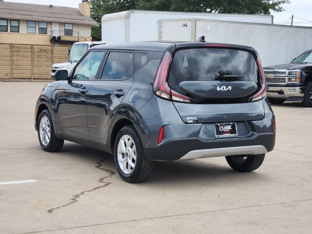 Used 2025 Kia Soul LX w/ LX Technology Package FWD image 3