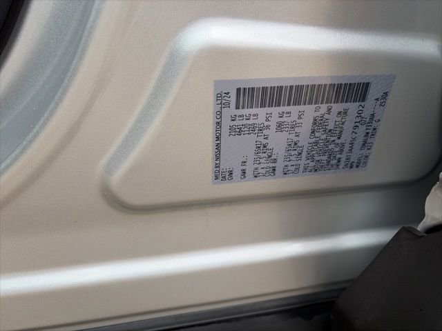 Used 2025 Nissan Rogue S image 24