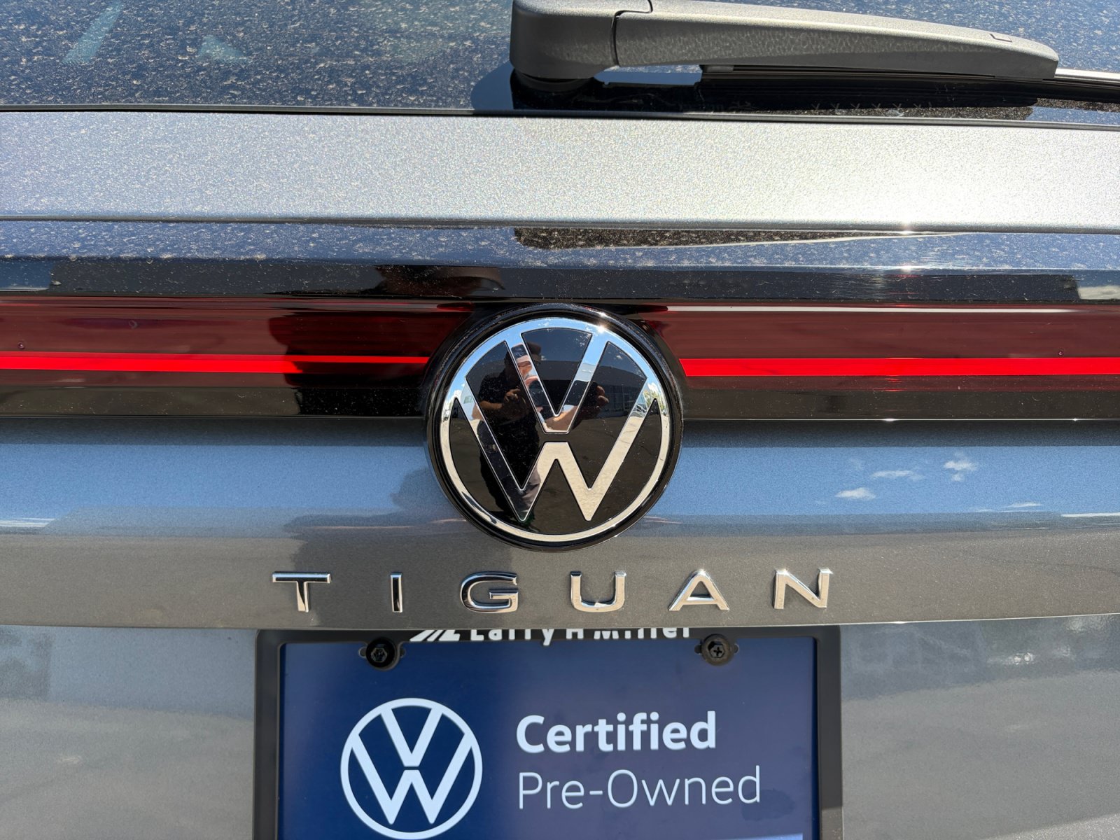 Used 2025 Volkswagen Tiguan SE w/ Panoramic Sunroof Package AWD/4WD image 23