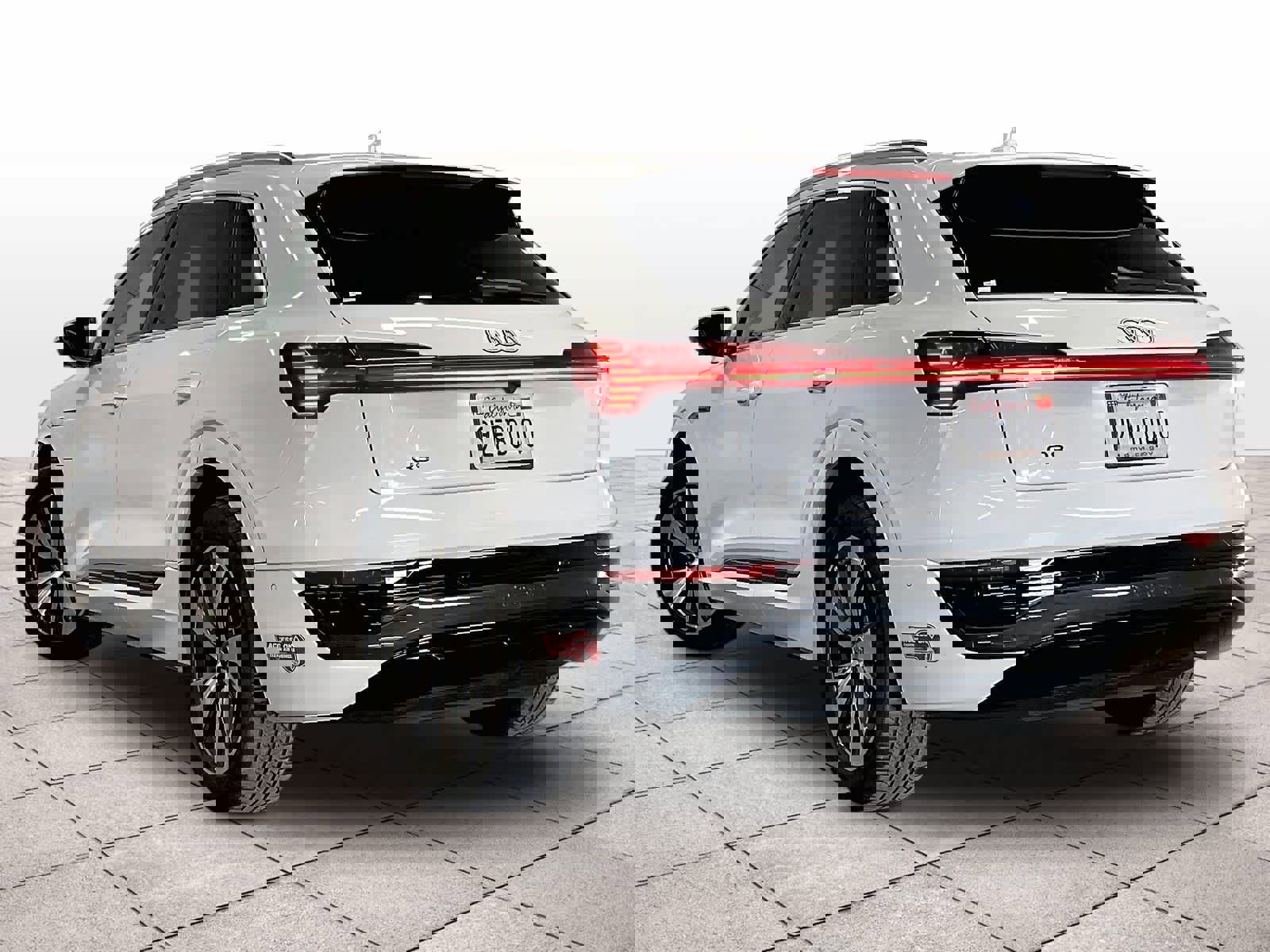 Certified 2024 Audi Q8 e-tron Premium Plus image 13