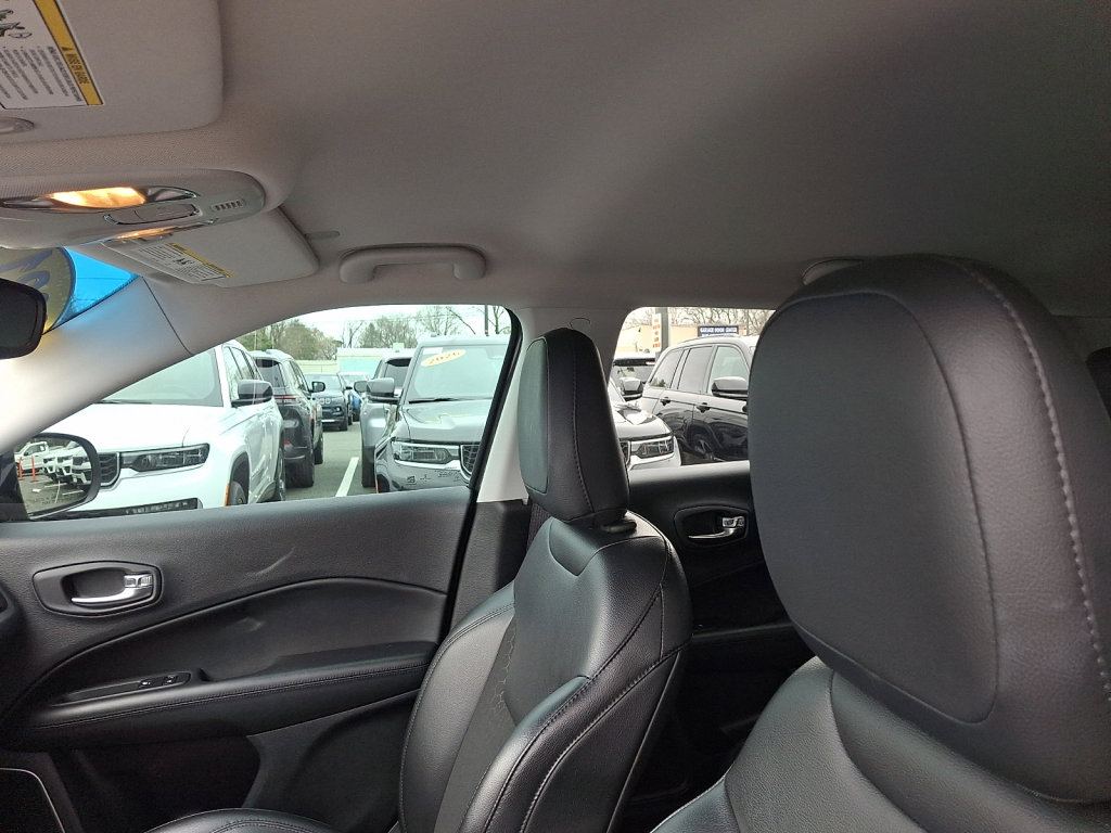 Used 2021 Jeep Compass Latitude image 23