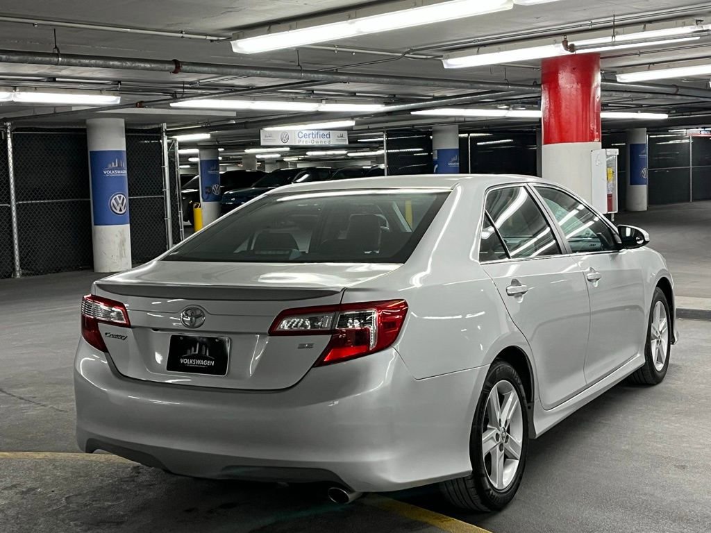 Used 2014 Toyota Camry SE image 4