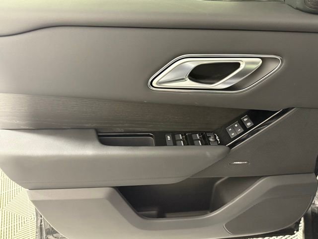 New 2026 Land Rover Range Rover Velar Dynamic SE image 13