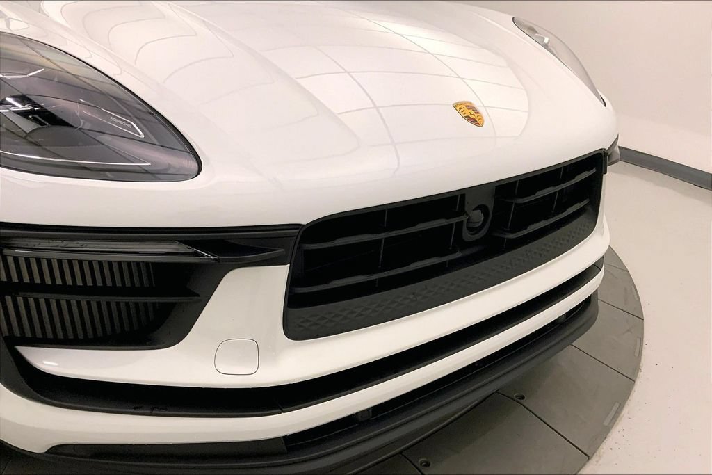 Used 2025 Porsche Macan S AWD/4WD image 29