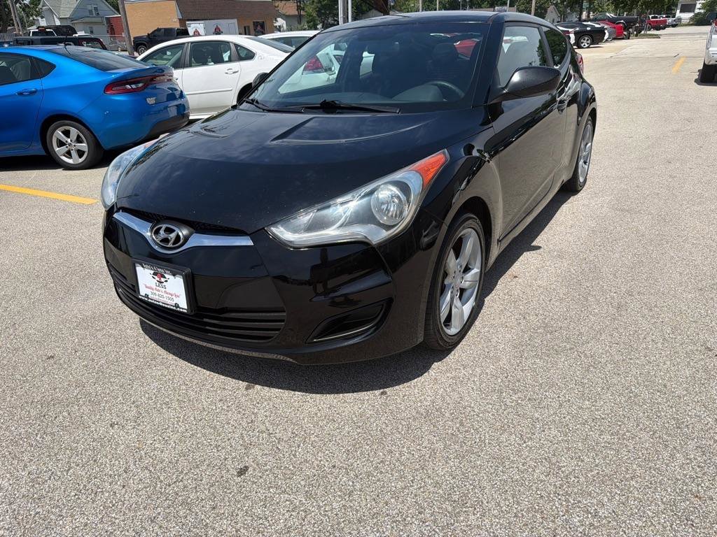Used 2015 Hyundai Veloster FWD image 4