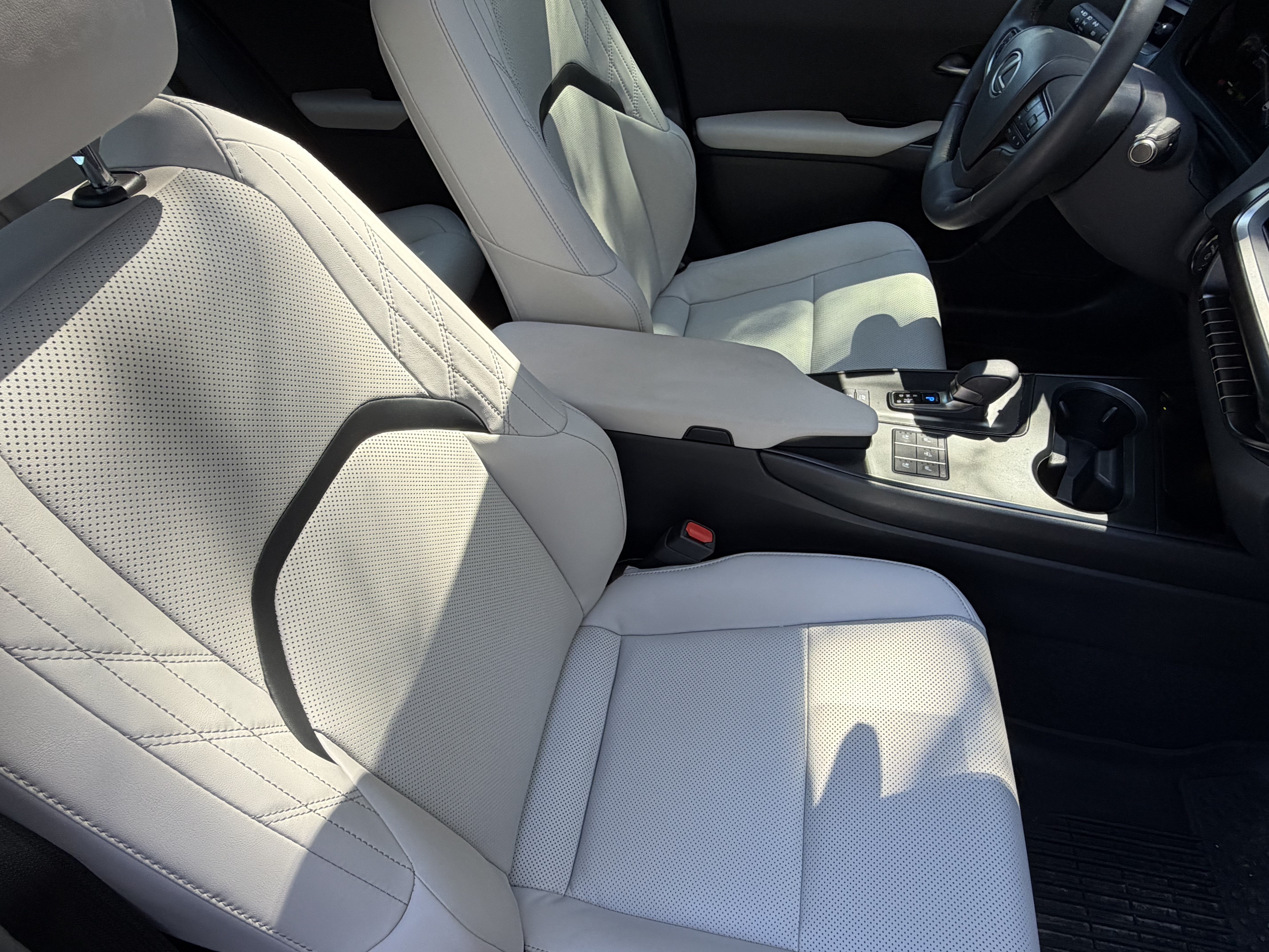 Certified 2025 Lexus UX 300h FWD w/ Accessory Package (Z1) image 40