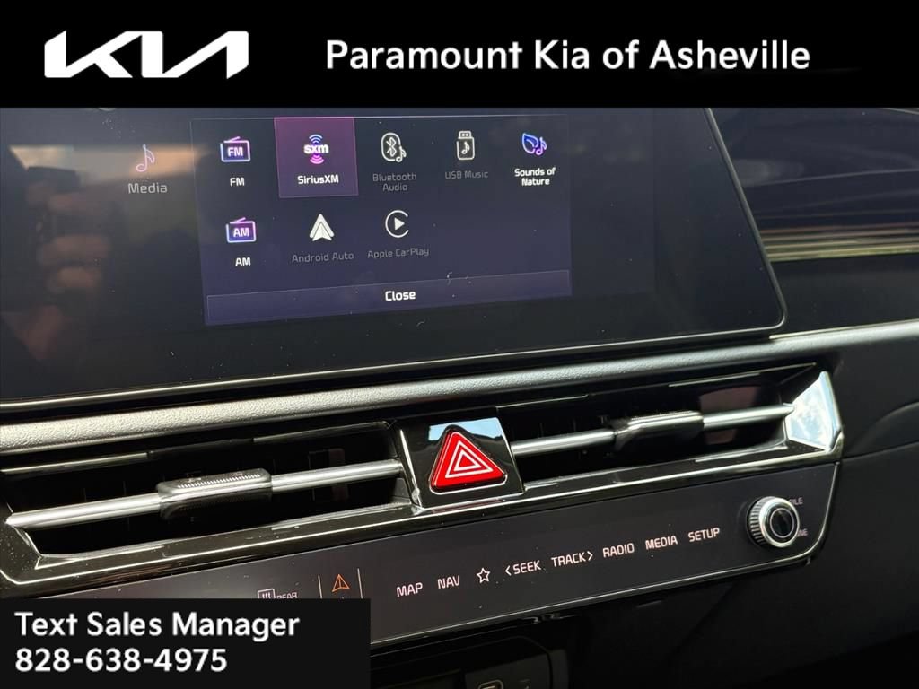 Certified 2025 Kia Niro FWD image 11