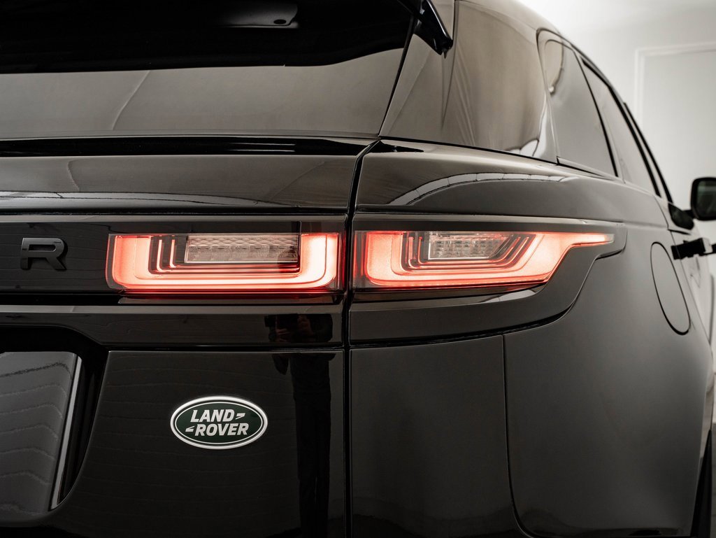 Used 2022 Land Rover Range Rover Velar R-Dynamic S image 9