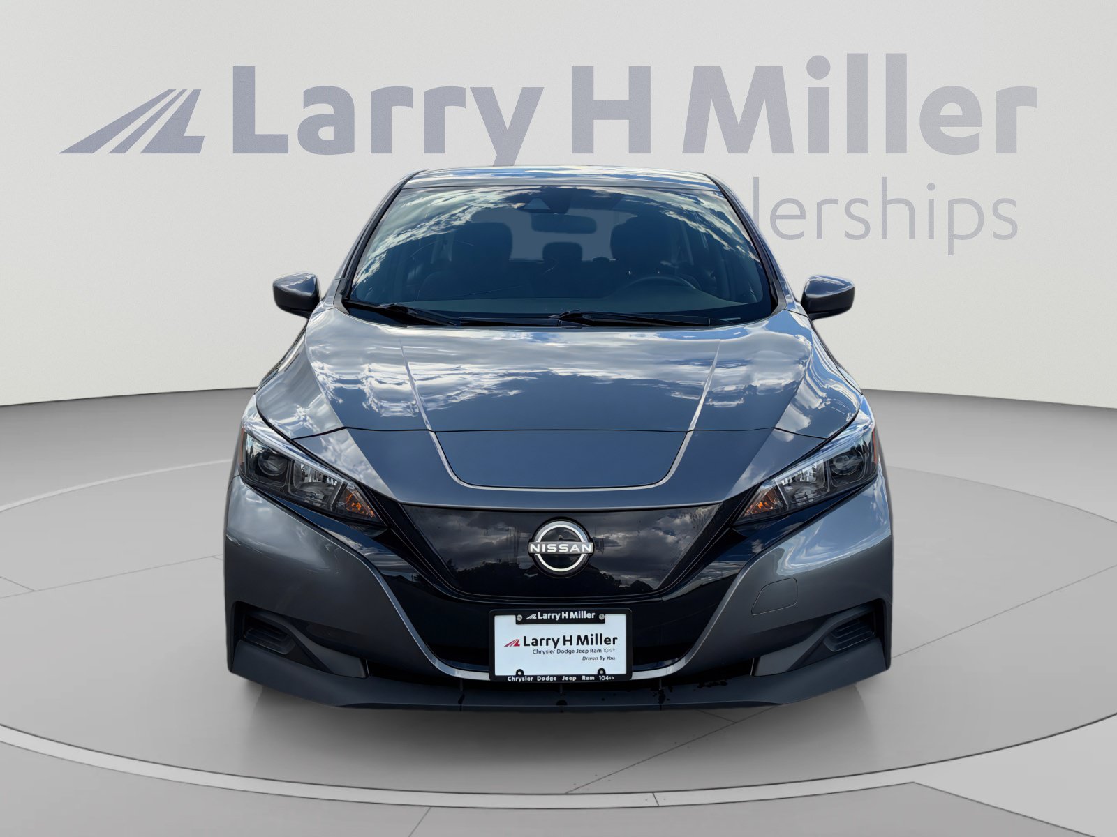 Used 2025 Nissan Leaf S FWD image 9