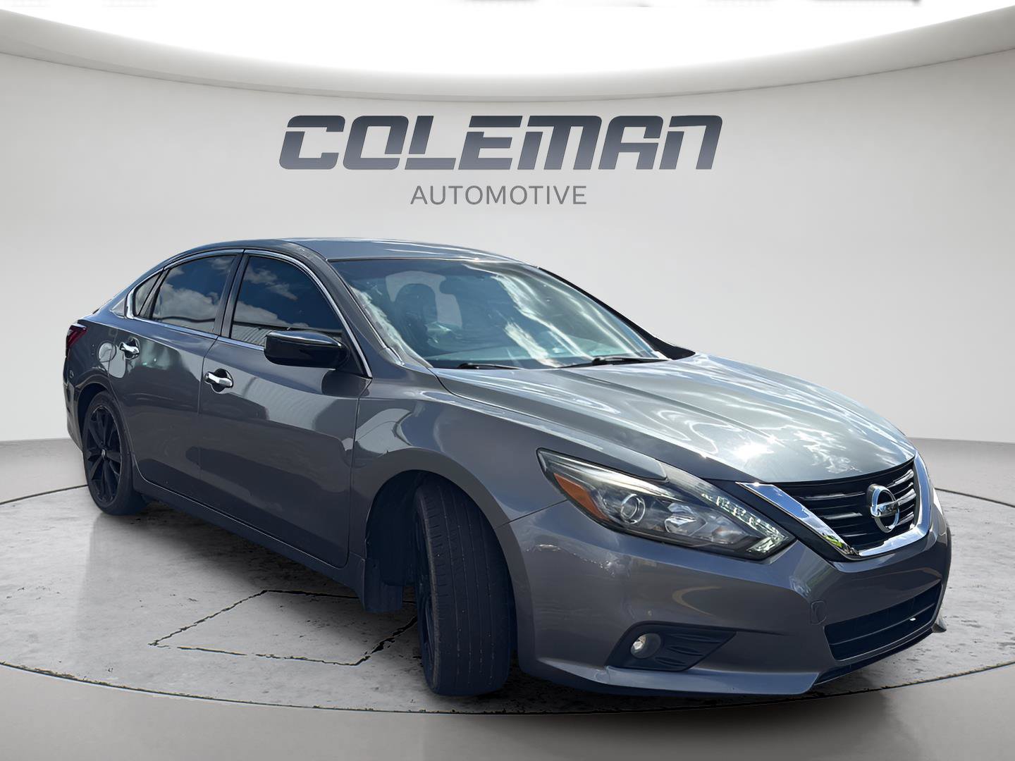 Used 2017 Nissan Altima 2.5 SR w/ Midnight Edition Package FWD image 11