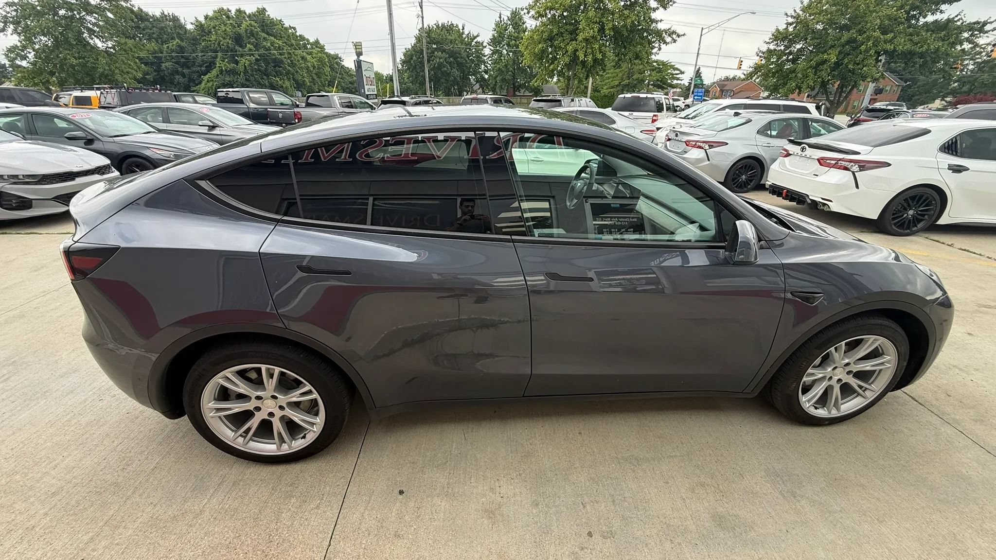 Used 2021 Tesla Model Y Long Range AWD/4WD image 7