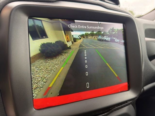 Used 2023 Jeep Renegade Trailhawk w/ Sun/Sound Group AWD/4WD image 22