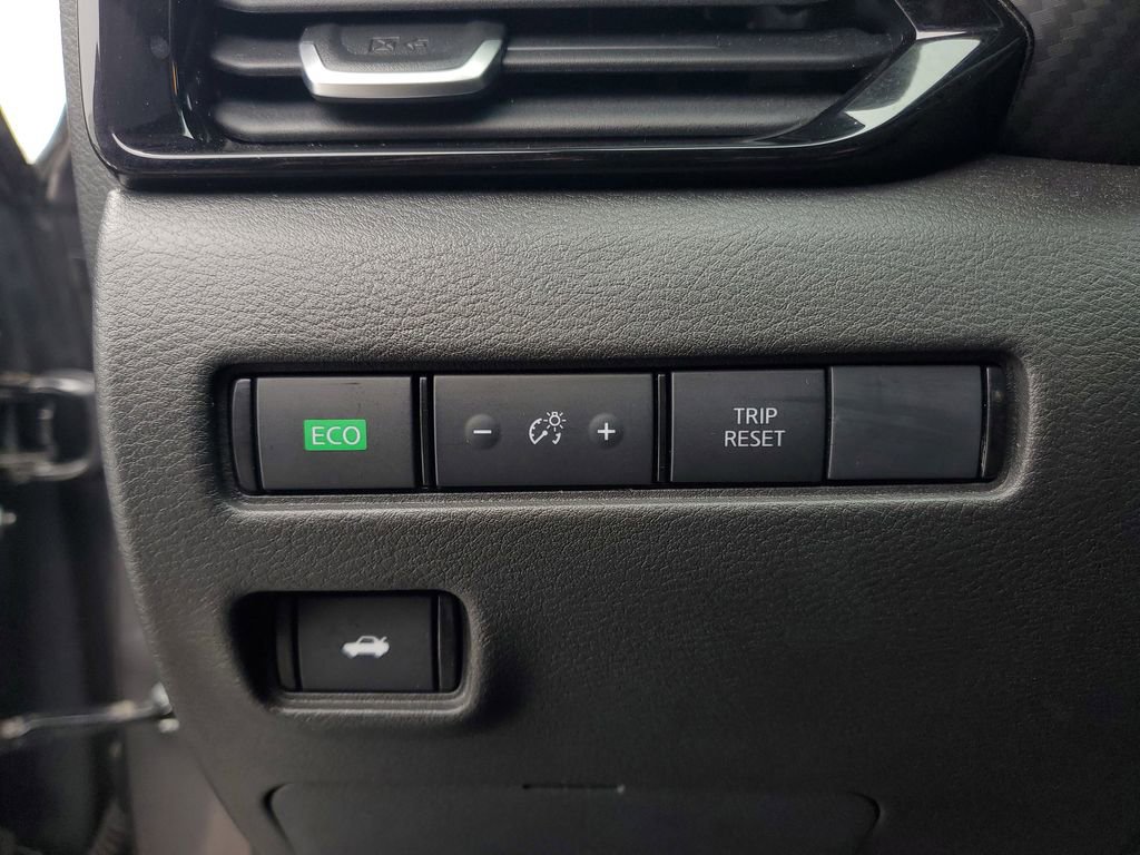 Used 2025 Nissan Sentra SV image 16