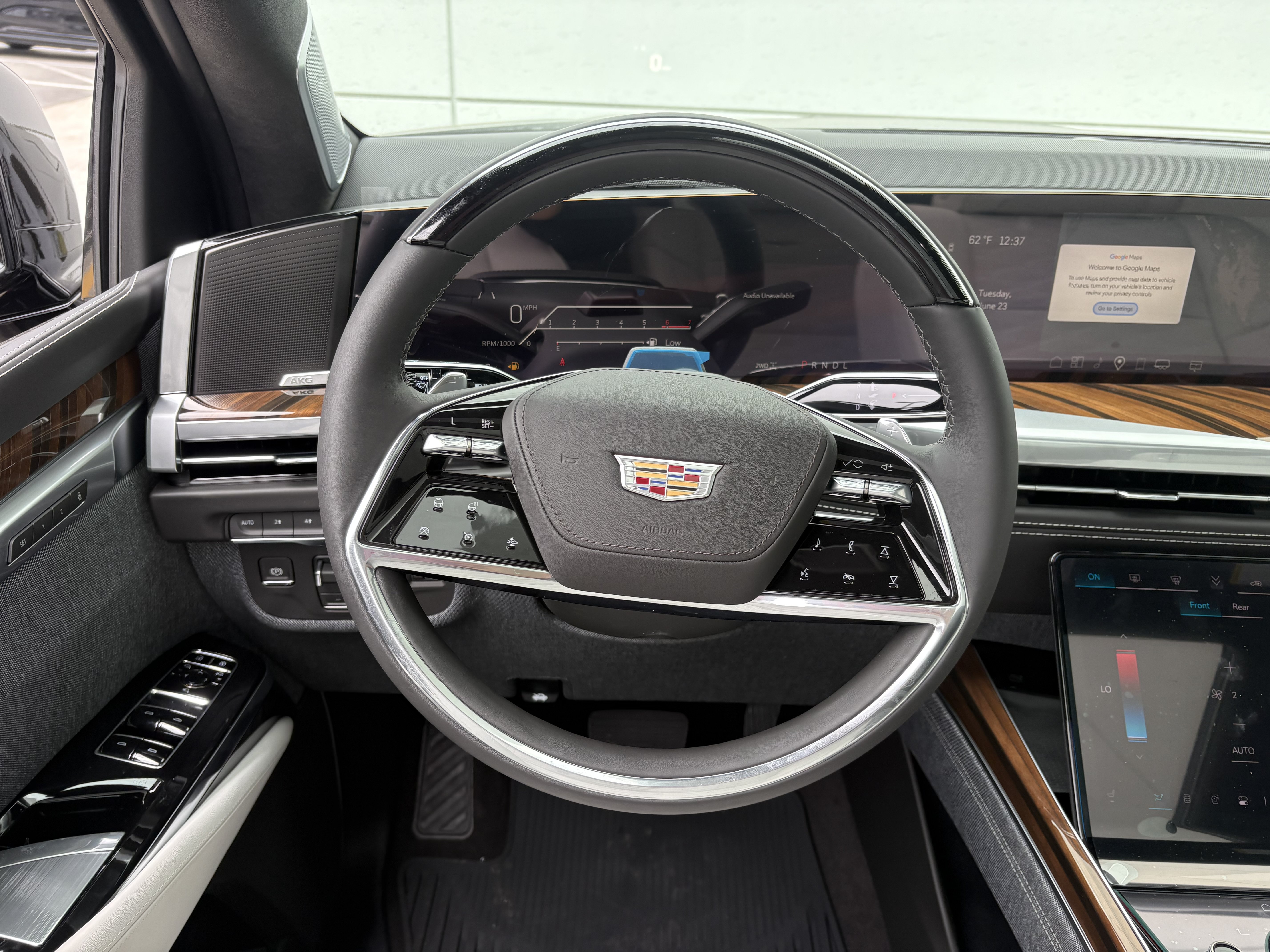 New 2026 Cadillac Escalade ESV Platinum Sport w/ LPO, ONYX Package AWD/4WD image 20