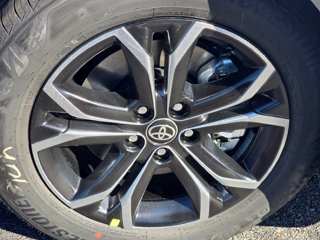 New 2026 Toyota Sienna Platinum AWD/4WD image 12