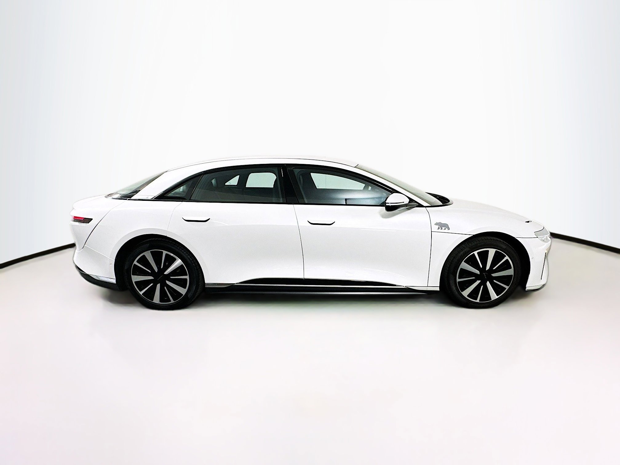 Used 2024 Lucid Air Pure RWD image 10