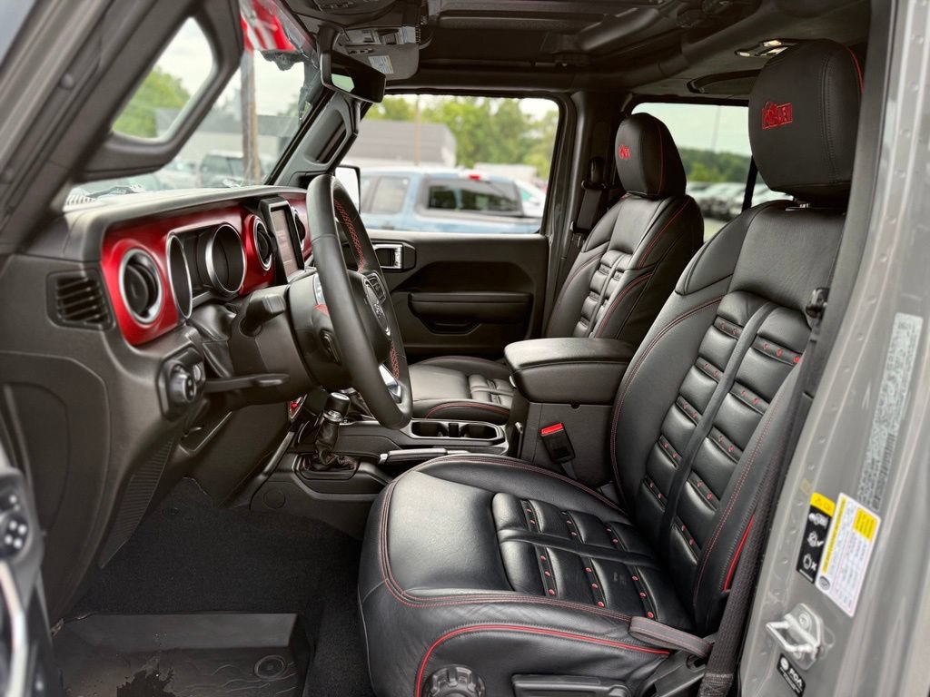 Used 2023 Jeep Gladiator Rubicon w/ Cold Weather Group AWD/4WD image 11