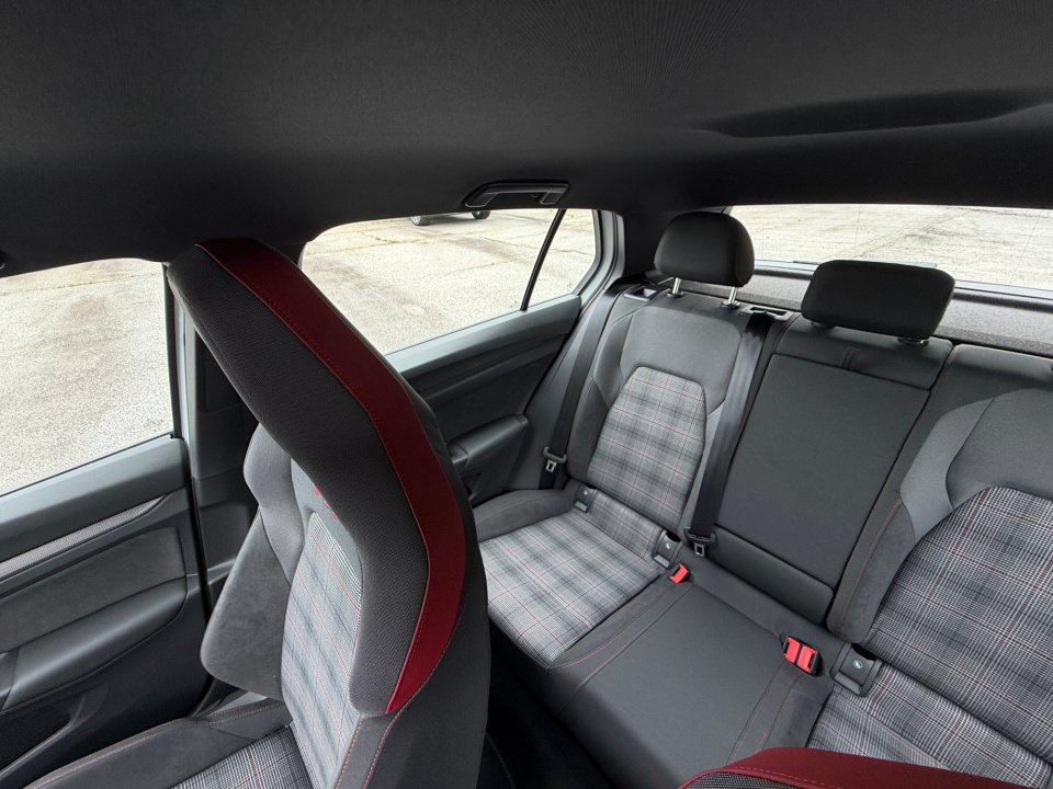 New 2026 Volkswagen Golf SE FWD image 29