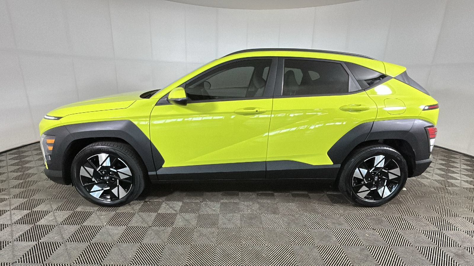 Used 2024 Hyundai Kona SEL FWD image 7