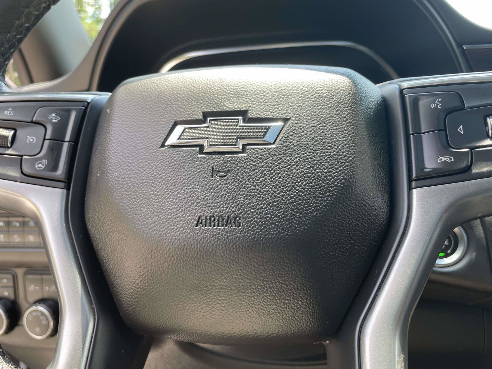 Used 2022 Chevrolet Tahoe Z71 w/ Luxury Package AWD/4WD image 18
