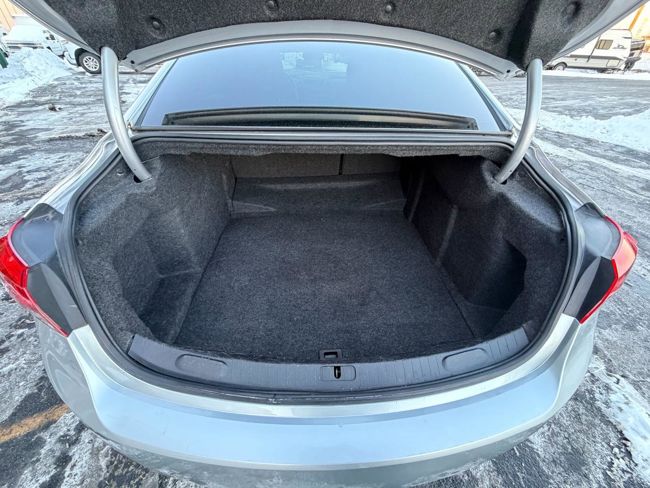 Used 2017 Chevrolet Impala LT image 11