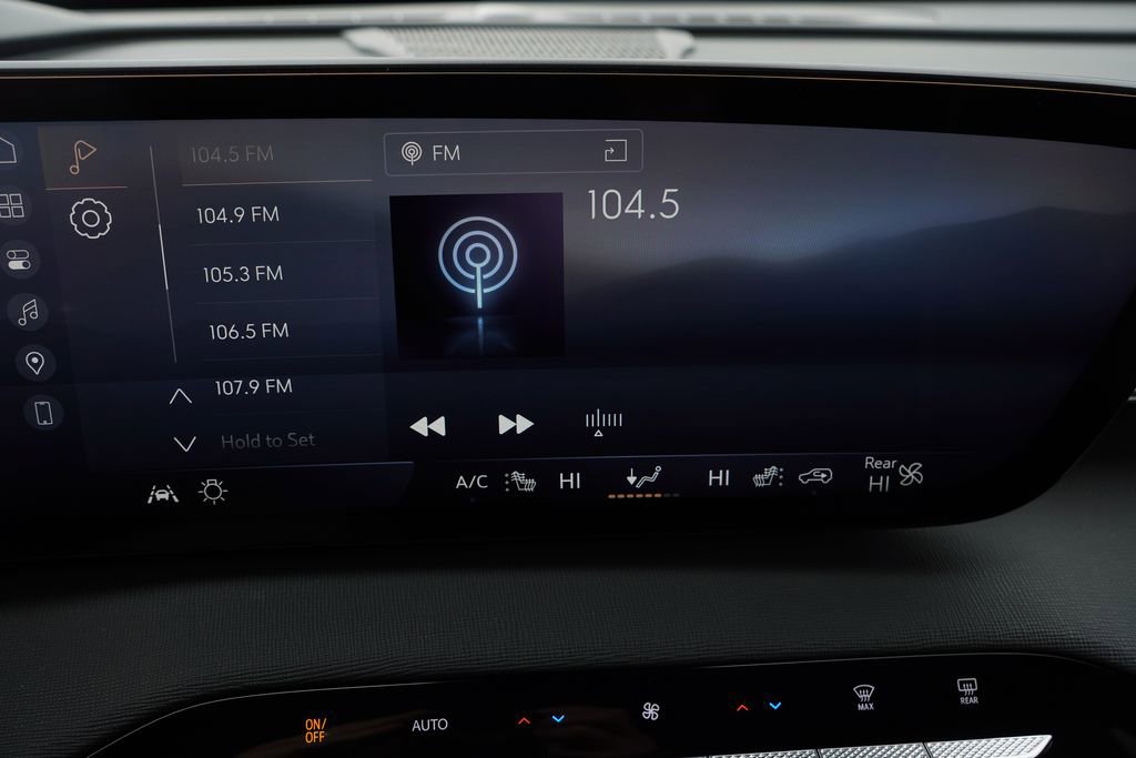 Certified 2025 Buick Enclave Preferred image 27