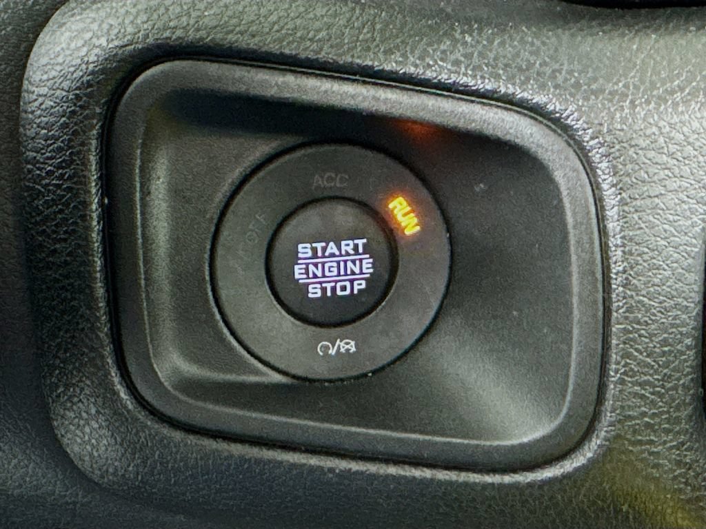 Used 2024 Jeep Wrangler Unlimited AWD/4WD image 28