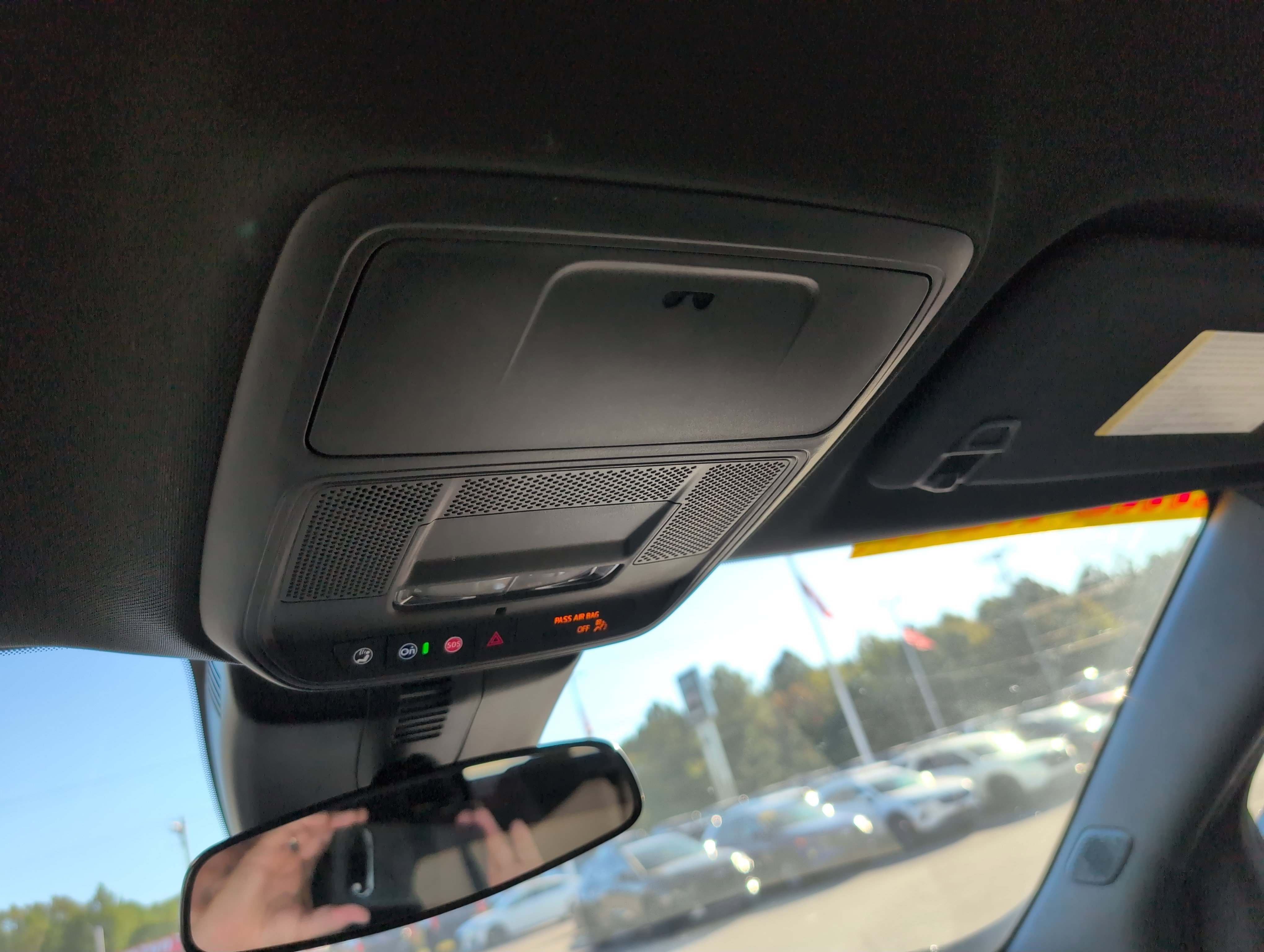 Used 2025 GMC Acadia Elevation image 28