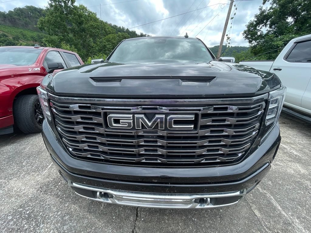 Used 2025 GMC Sierra 1500 Denali Ultimate AWD/4WD image 2