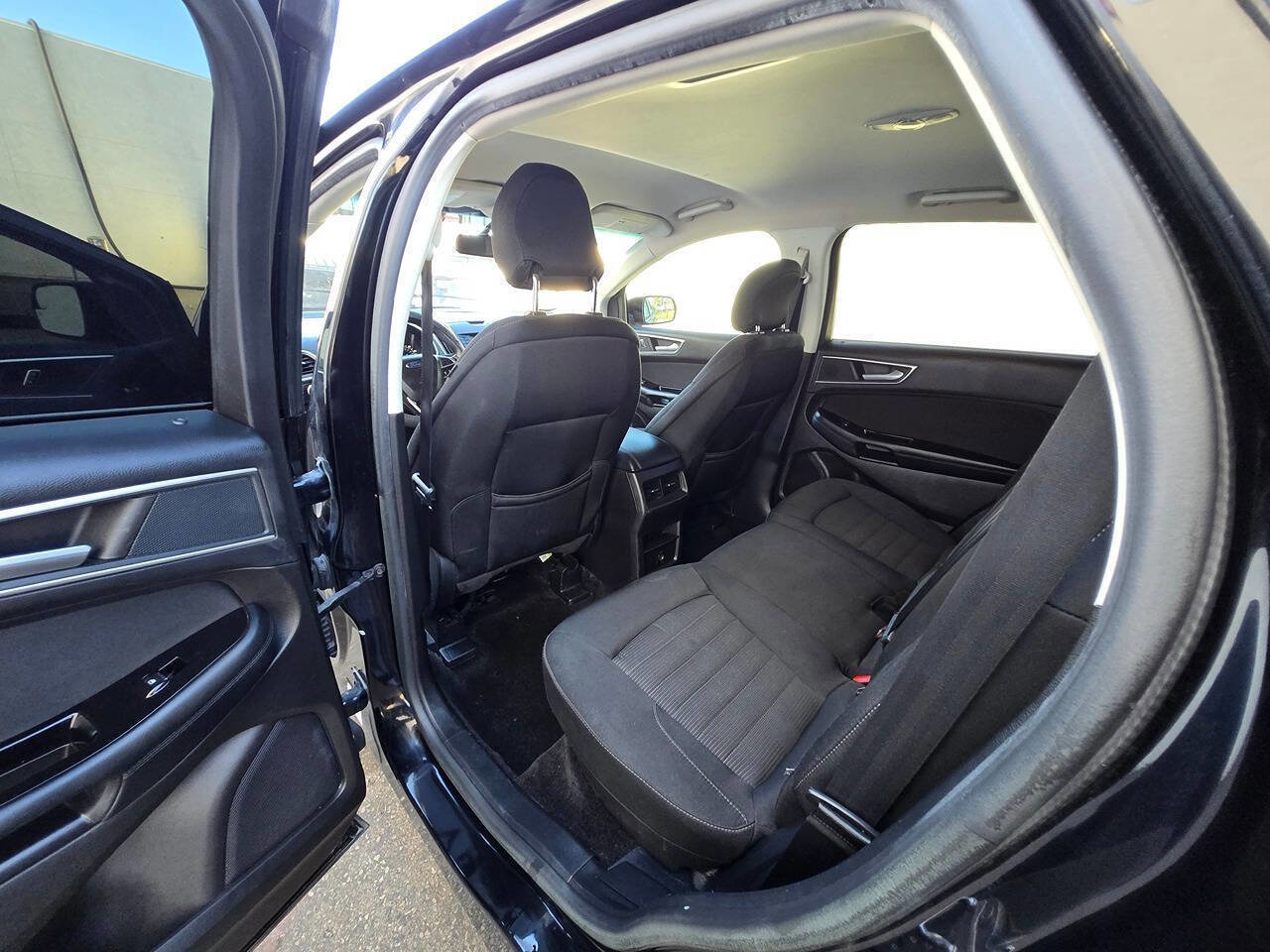 Used 2017 Ford Edge SEL image 24