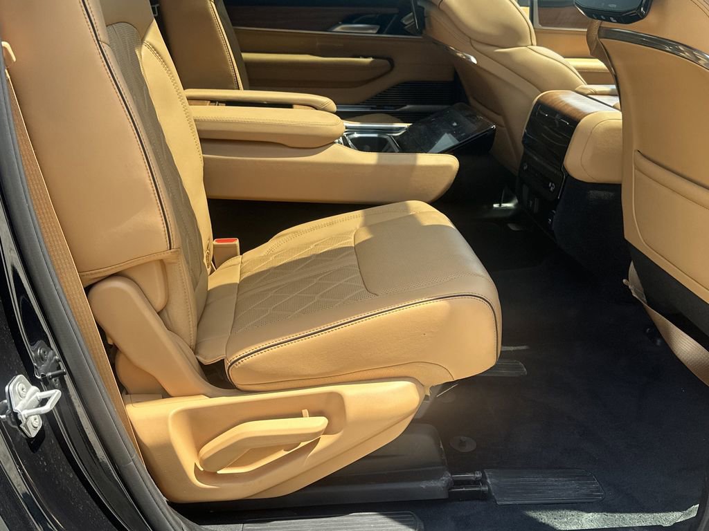 Used 2025 Jeep Grand Wagoneer L Series III w/ Rear Seat Video Group 1 image 16