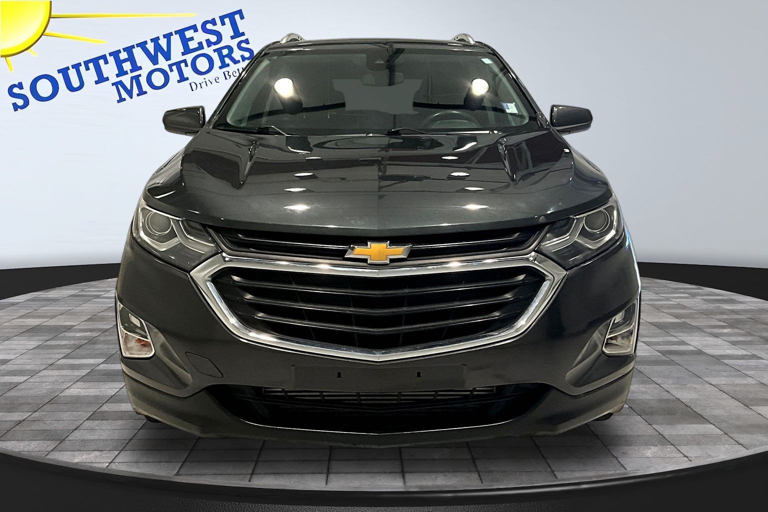 Used 2020 Chevrolet Equinox LT FWD image 2