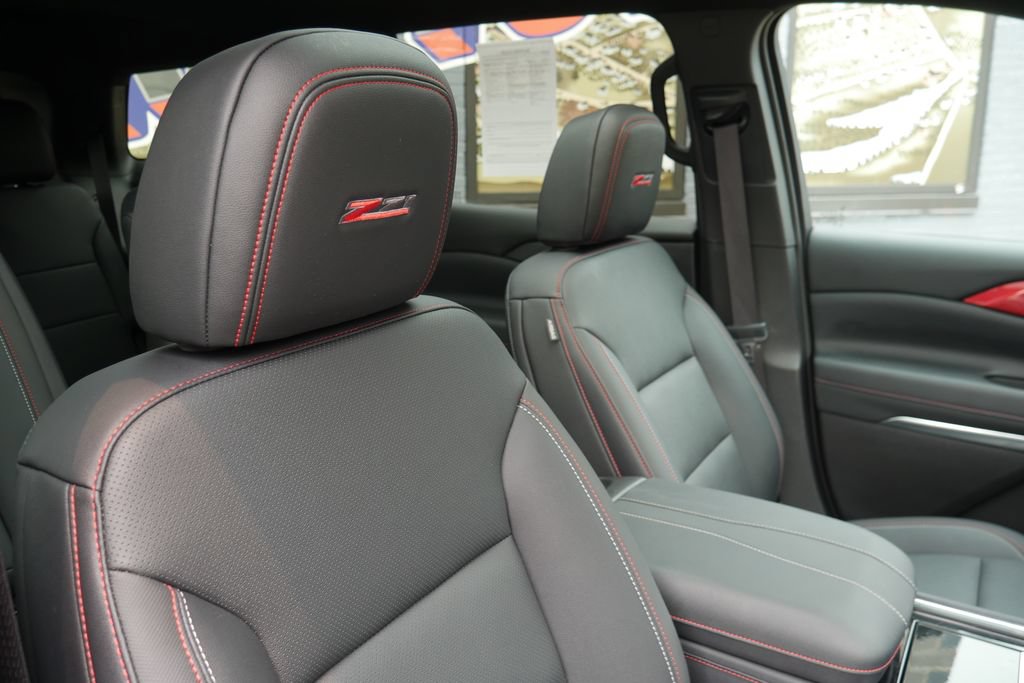 Used 2025 Chevrolet Traverse Z71 w/ Driver Confidence Package AWD/4WD image 13